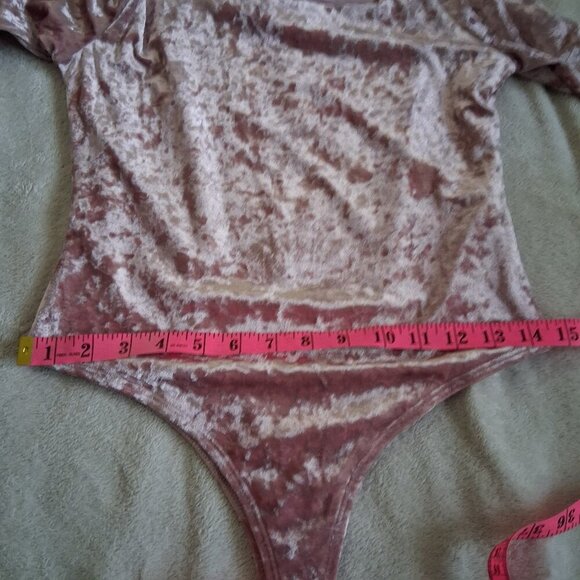 Francesca's NWT Women's Size M Rose Pink Stacy Square Neck Velvet Bodysuit - Picture 11 of 12